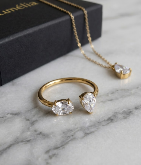 "Ensemble bijoux Rencontre bague et collier pendentif goutte finition PVD Or 18K | Maison Lumélia"