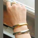 Bracelet Jonc Onde PVD Or 18K — Porté Poignet