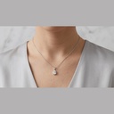 Collier Goutte Zirconium — Porté Décolleté