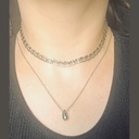 Collier Mailles Plates Or — Porté Décolleté